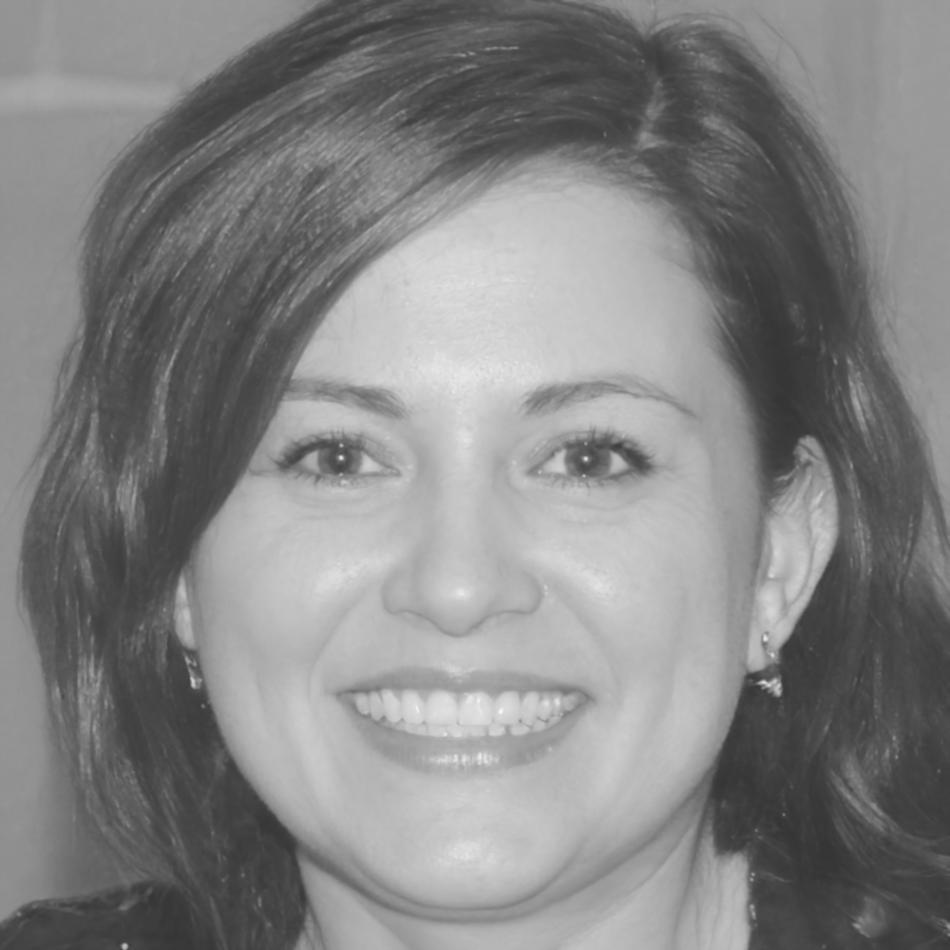 Retrato profesional de Elena Ruiz